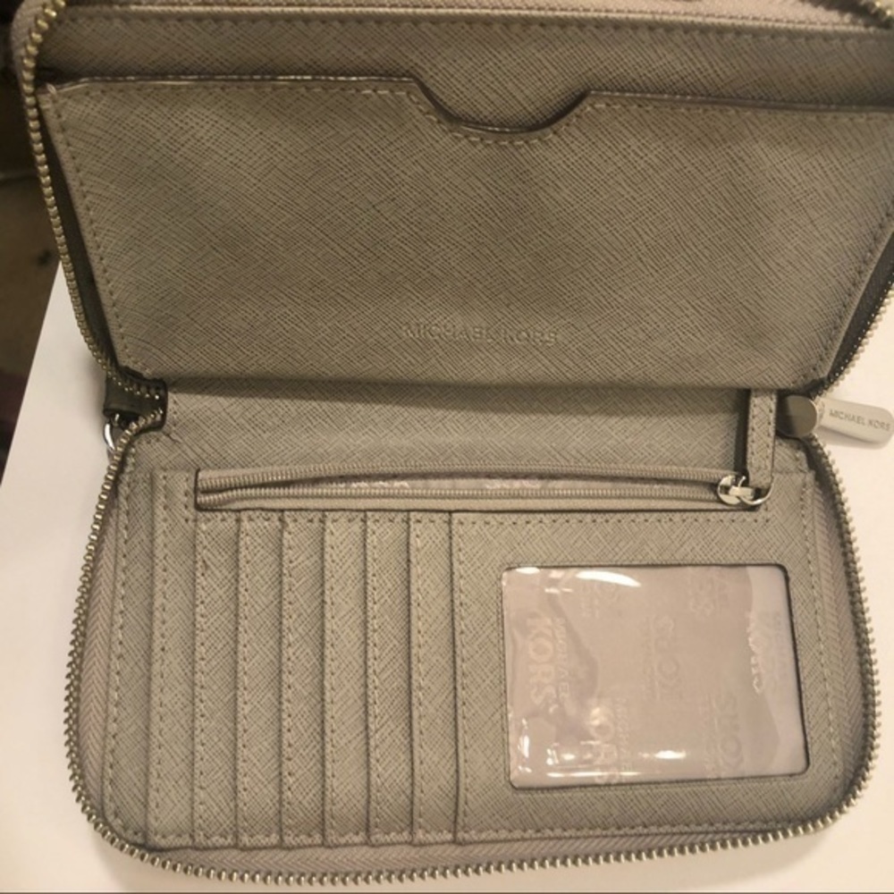 Michael kors gray leather wristlet wallet - Picture 9 of 13